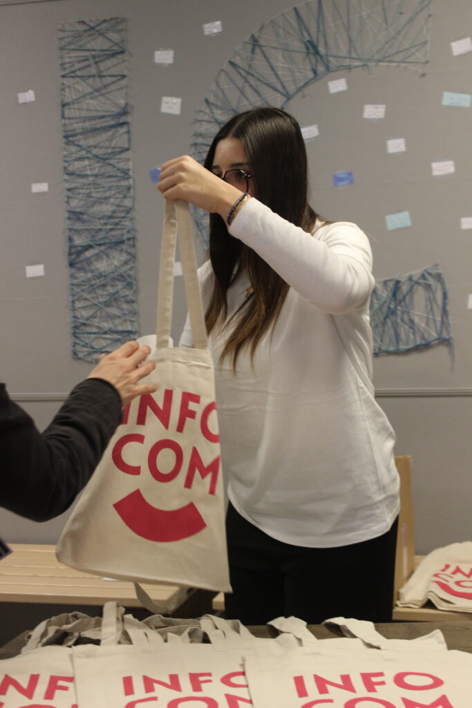 Les tote bag donnés aux visiteurs